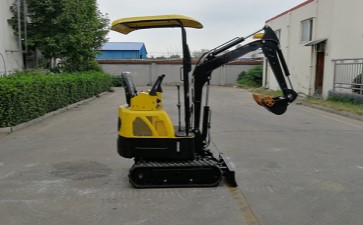 小型挖掘機(jī)更換過濾器的方法